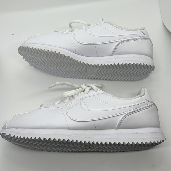 Nike Cortez Basic SL size 3.5 Girls White NWT - Picture 4 of 9